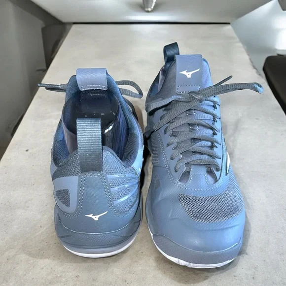 Mizuno Women's Wave Luminous Volleyball Shoes - Picture 15 of 16